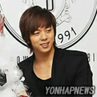 Junyeong（EX ZE：A）