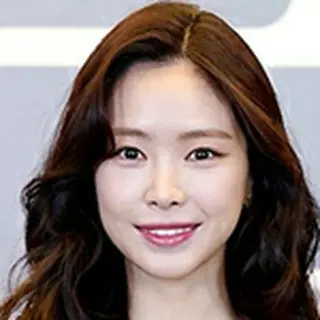 Son Na Eun（EX Apink）